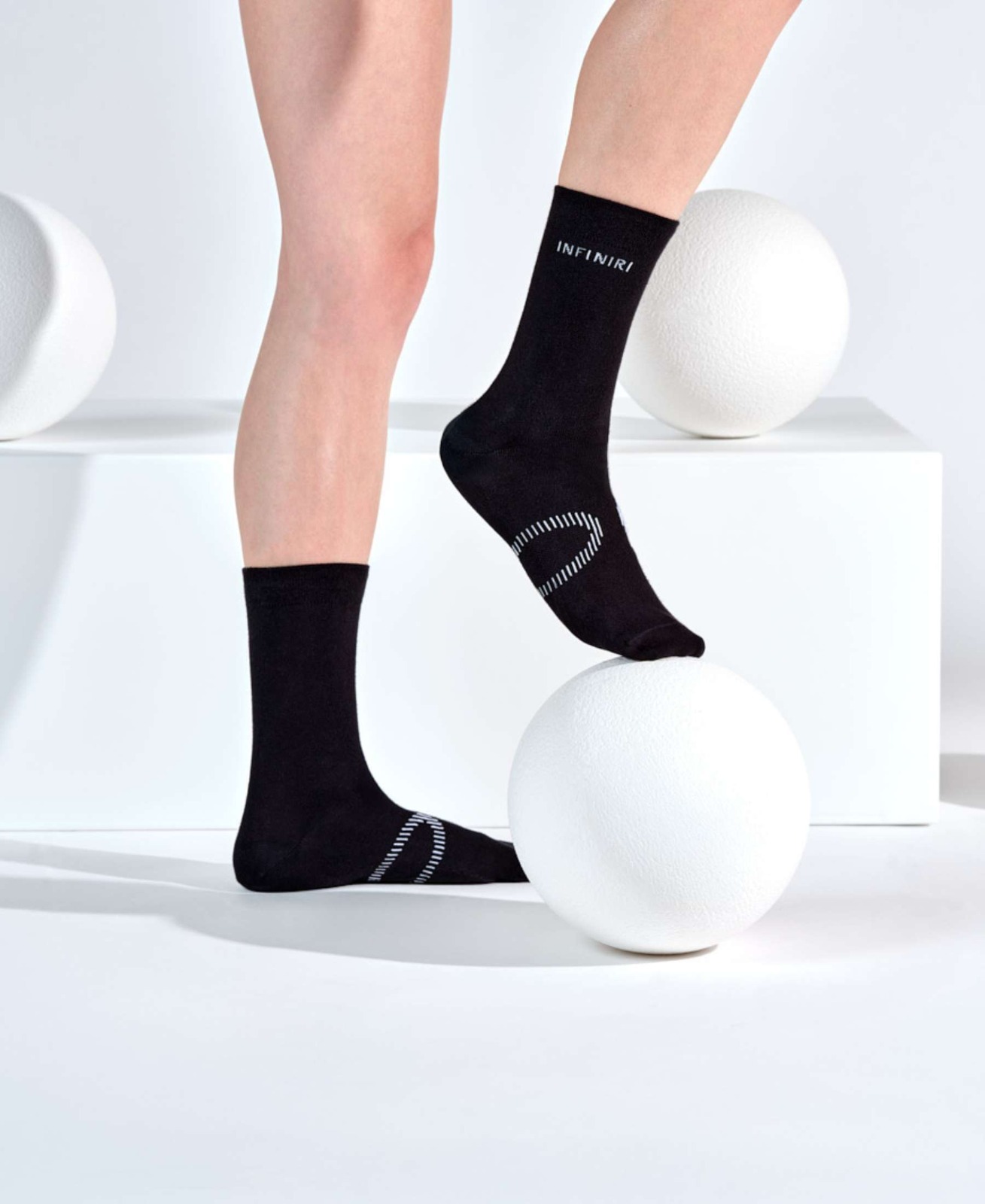 INFINIRI COMFORT Gesundheitssocken - Damen / Schwarz