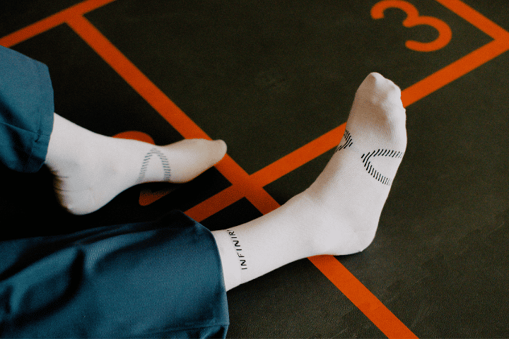 Wo INFINIRI funktionelle Socken in die Fersenkomfort-Routine passen